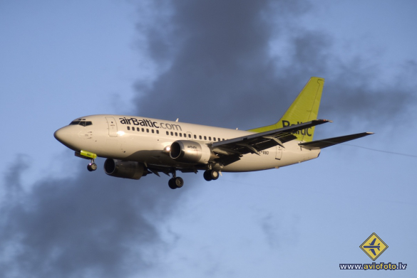 Boeing 737-53S