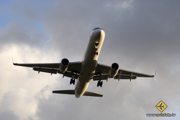 Boeing 757-256