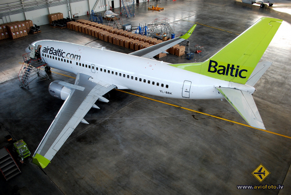 Boeing 737-33V