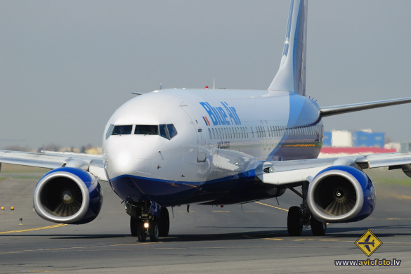 Boeing 737-8AS