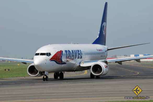 Boeing 737-8Q8