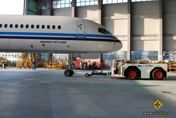 Boeing 757-23A