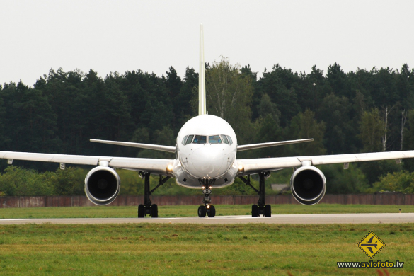 Boeing 757-256