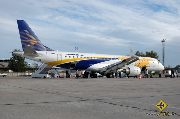 Embraer 190LR (ERJ-190-100LR)