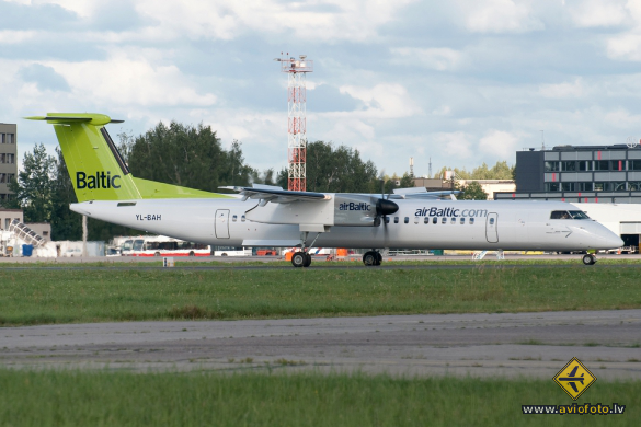Bombardier DHC-8-402 Q400