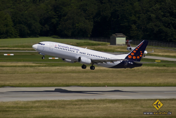Boeing 737-43Q