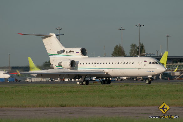 Yakovlev Yak-42D