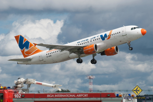 Airbus A320-211