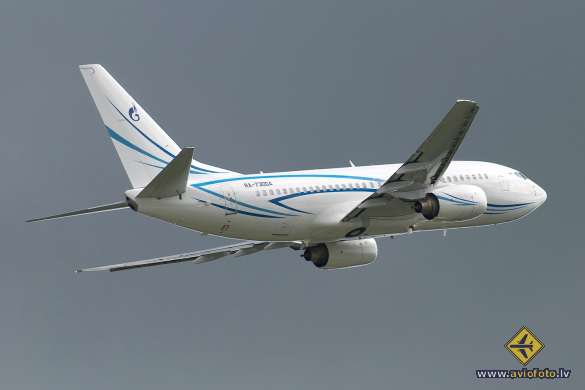 Boeing 737-76N