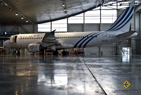 Airbus A320-211