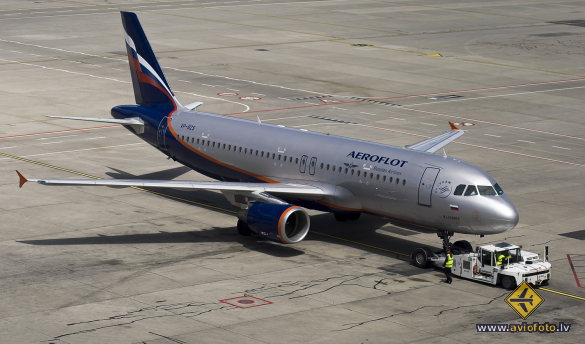 Airbus A320-214