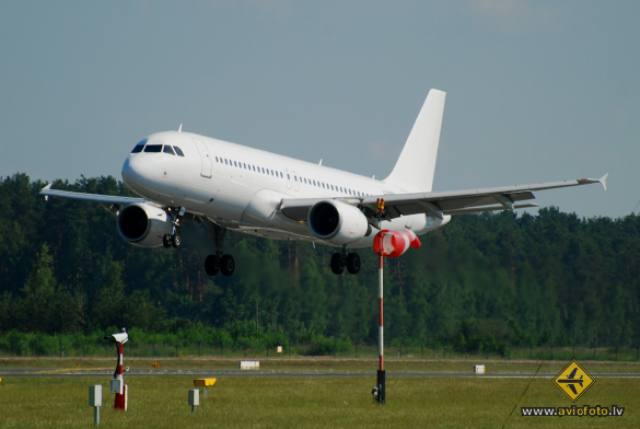 Airbus A320-214