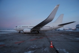 Boeing 737-548