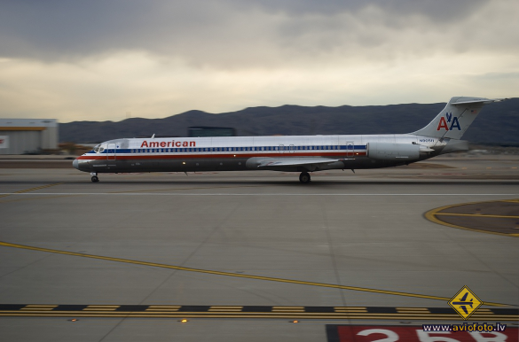 McDonnell Douglas MD-82 (DC-9-82)