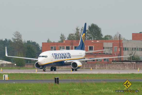 Boeing 737-8AS