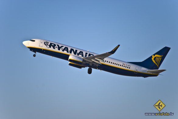 Boeing 737-8AS