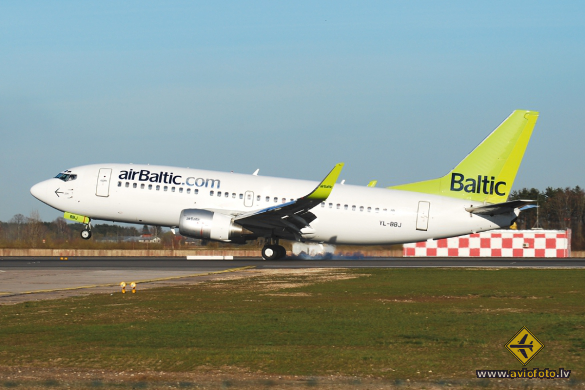 Boeing 737-36Q