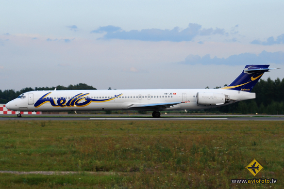 McDonnell Douglas MD-90-30