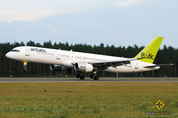 Boeing 757-256