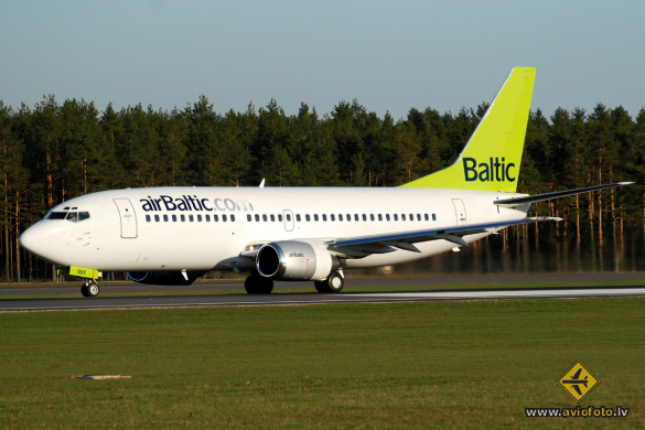 Boeing 737-31S