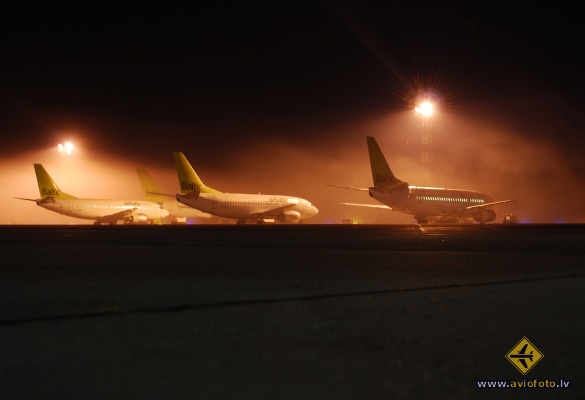 Boeing 737-500