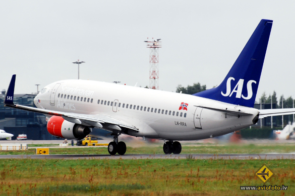 Boeing 737-783