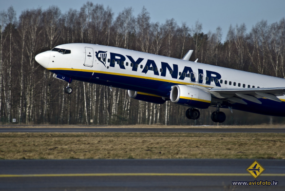 Boeing 737-8AS