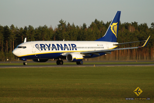 Boeing 737-8AS