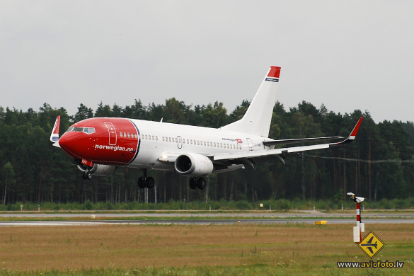 Boeing 737-31S