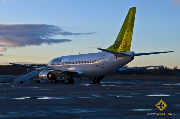 Boeing 737-522