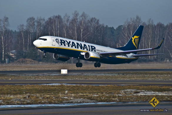 Boeing 737-8AS