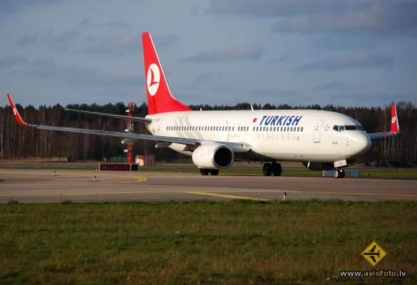 Boeing 737-8F2