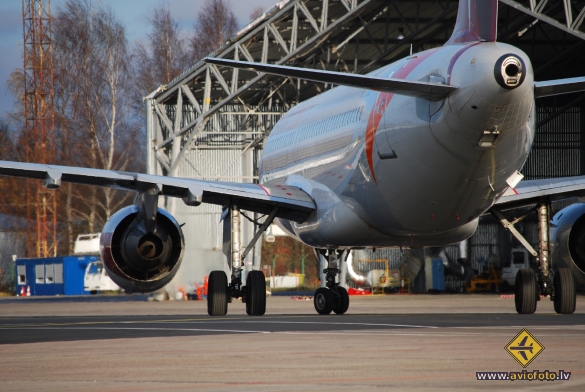 Airbus A320-211