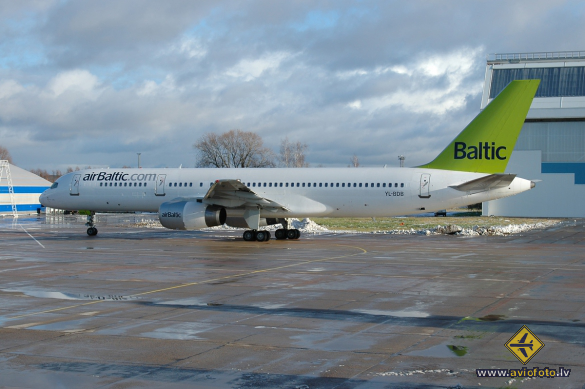 Boeing 757-256