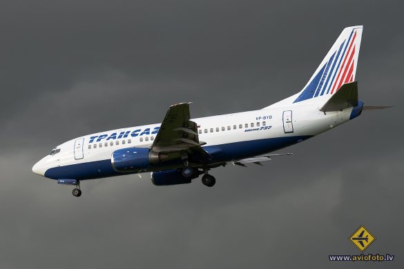 Boeing 737-524