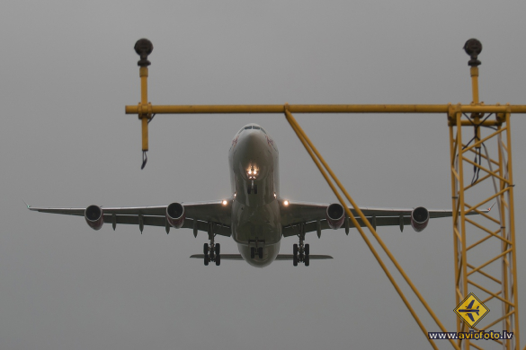 Airbus A340-313X