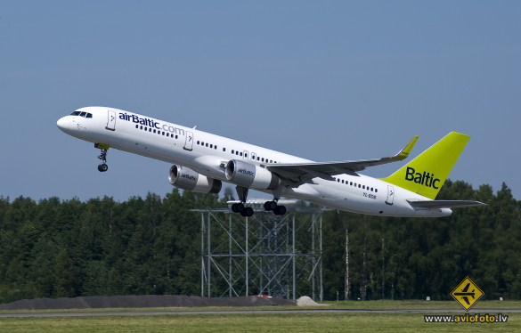 Boeing 757-256