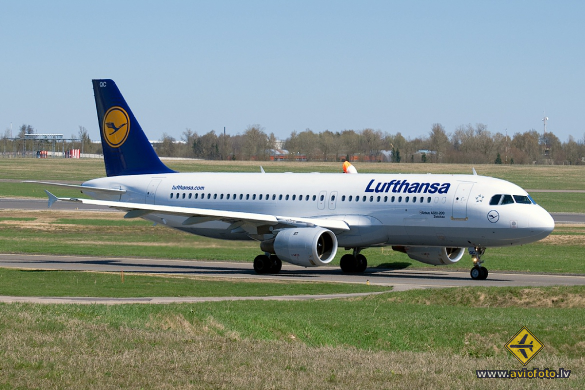Airbus A320-211