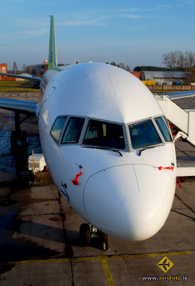Boeing 757-256