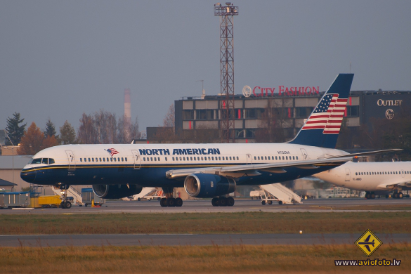 Boeing 757-28A