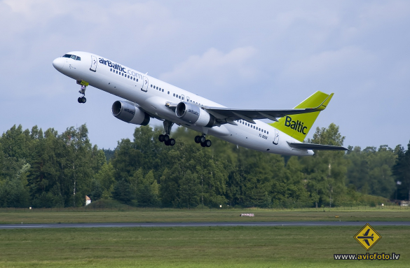 Boeing 757-256