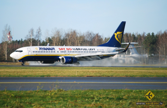 Boeing 737-8AS