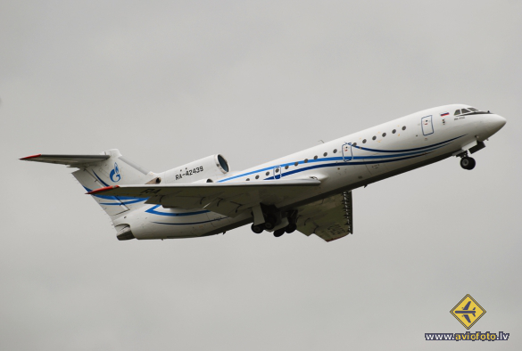 Yakovlev Yak-42D