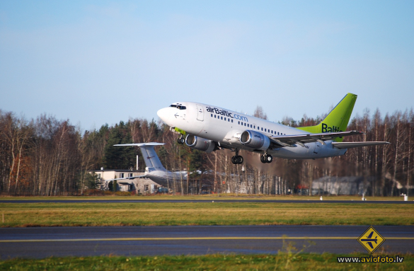 Boeing 737-53S