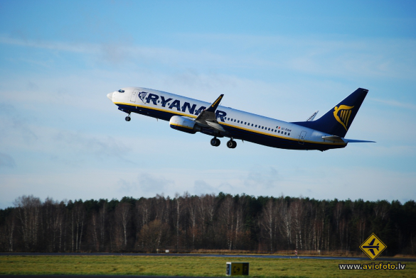 Boeing 737-8AS