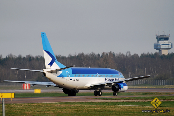 Boeing 737-36N