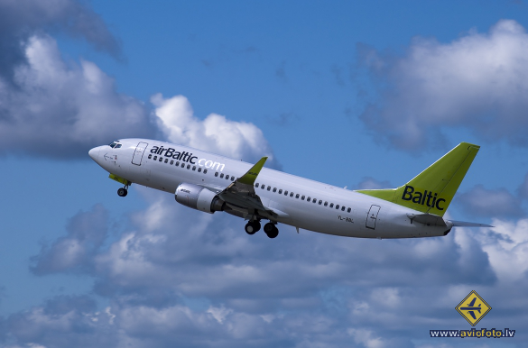 Boeing 737-33V