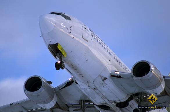 Boeing 737-505