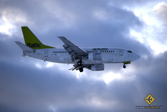 Boeing 737-53S
