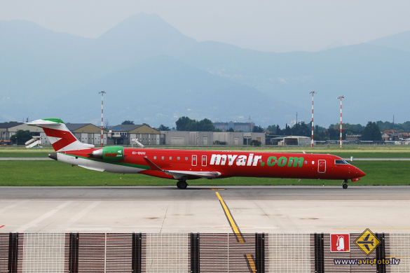 Bombardier CRJ-900ER (CL-600-2D24)